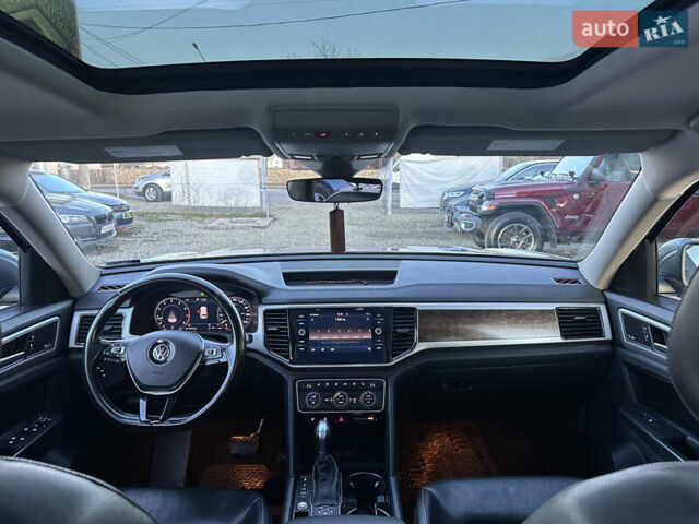 Серый Фольксваген Atlas, объемом двигателя 3.6 л и пробегом 143 тыс. км за 24300 $, фото 10 на Automoto.ua