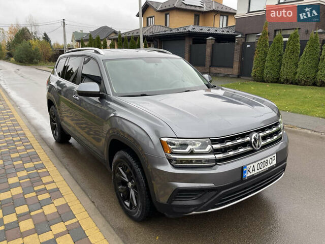 Серый Фольксваген Atlas, объемом двигателя 3.6 л и пробегом 74 тыс. км за 18999 $, фото 5 на Automoto.ua