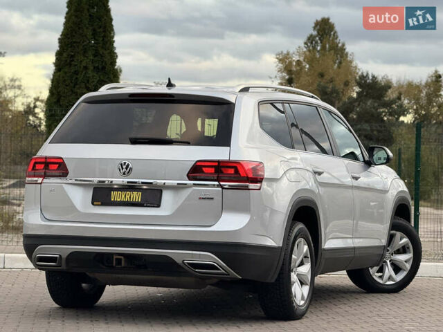 Серый Фольксваген Atlas, объемом двигателя 3.6 л и пробегом 129 тыс. км за 21900 $, фото 11 на Automoto.ua