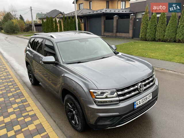 Серый Фольксваген Atlas, объемом двигателя 3.6 л и пробегом 74 тыс. км за 18999 $, фото 6 на Automoto.ua