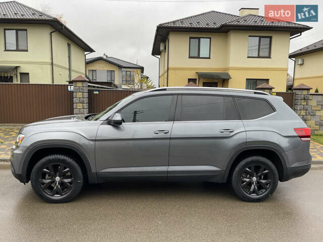 Серый Фольксваген Atlas, объемом двигателя 3.6 л и пробегом 74 тыс. км за 18999 $, фото 21 на Automoto.ua