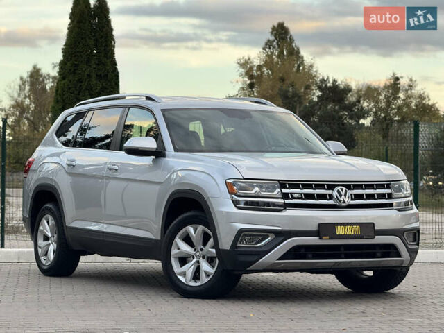 Серый Фольксваген Atlas, объемом двигателя 3.6 л и пробегом 129 тыс. км за 21900 $, фото 3 на Automoto.ua
