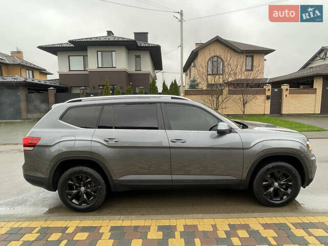 Серый Фольксваген Atlas, объемом двигателя 3.6 л и пробегом 74 тыс. км за 18999 $, фото 10 на Automoto.ua