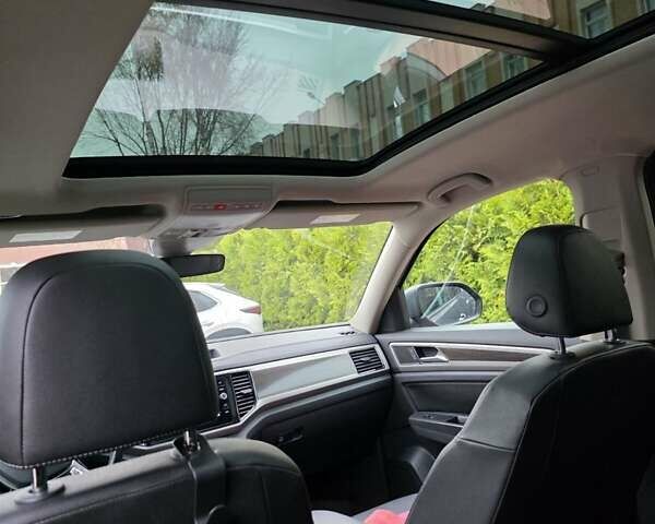 Серый Фольксваген Atlas, объемом двигателя 3.6 л и пробегом 132 тыс. км за 21000 $, фото 7 на Automoto.ua