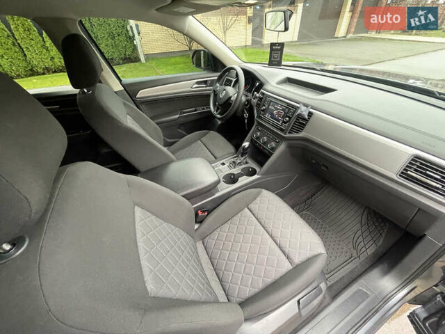 Серый Фольксваген Atlas, объемом двигателя 3.6 л и пробегом 74 тыс. км за 18999 $, фото 33 на Automoto.ua