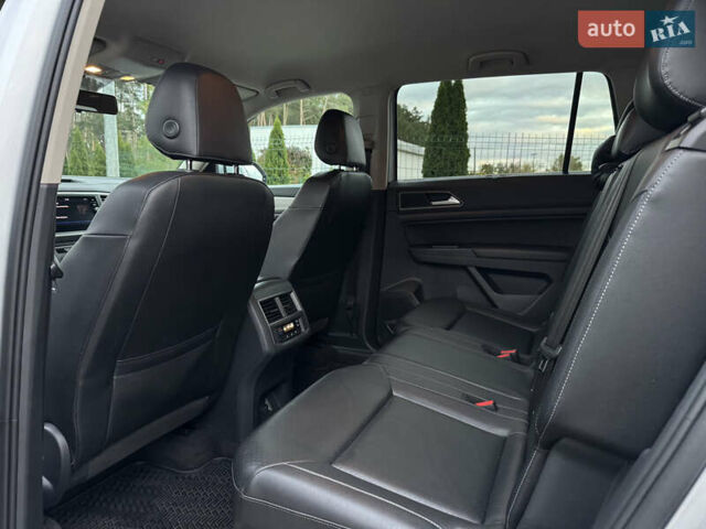 Серый Фольксваген Atlas, объемом двигателя 3.6 л и пробегом 129 тыс. км за 21900 $, фото 34 на Automoto.ua