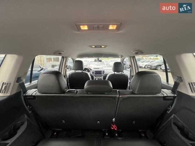 Серый Фольксваген Atlas, объемом двигателя 3.6 л и пробегом 90 тыс. км за 22500 $, фото 6 на Automoto.ua