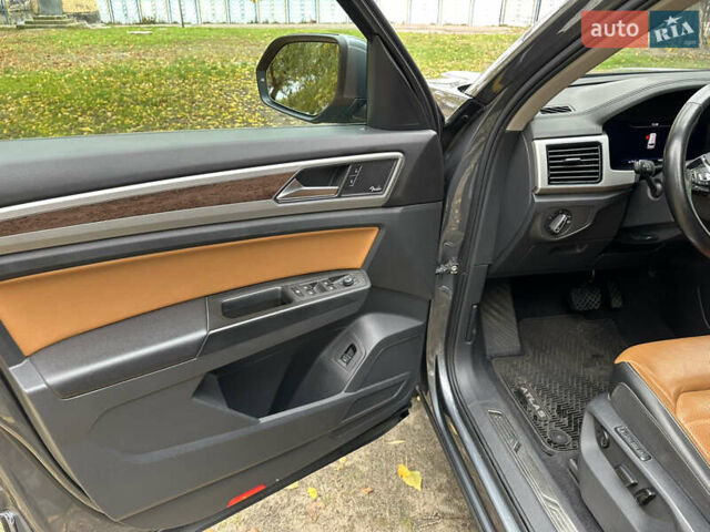 Фольксваген Atlas 2018 в Черкассах на Automoto.ua Серый Фольксваген Atlas, объемом двигателя 3.6 л и пробегом 145 тыс. км за 25700 $, фото 9 на Automoto.ua