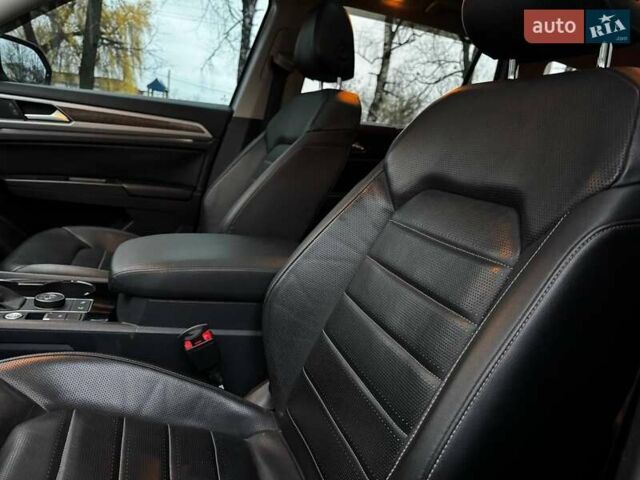 Серый Фольксваген Atlas, объемом двигателя 3.6 л и пробегом 145 тыс. км за 20500 $, фото 29 на Automoto.ua