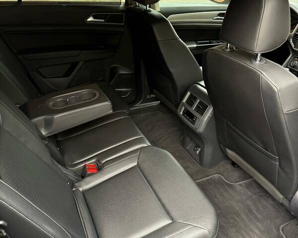 Серый Фольксваген Atlas, объемом двигателя 3.6 л и пробегом 176 тыс. км за 22500 $, фото 12 на Automoto.ua