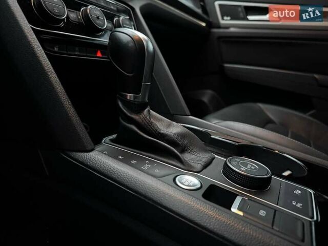 Серый Фольксваген Atlas, объемом двигателя 3.6 л и пробегом 145 тыс. км за 20500 $, фото 41 на Automoto.ua