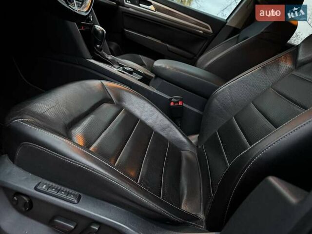 Серый Фольксваген Atlas, объемом двигателя 3.6 л и пробегом 145 тыс. км за 20500 $, фото 43 на Automoto.ua