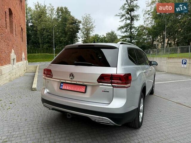 Серый Фольксваген Atlas, объемом двигателя 3.6 л и пробегом 176 тыс. км за 22500 $, фото 6 на Automoto.ua