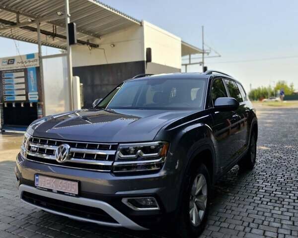 Серый Фольксваген Atlas, объемом двигателя 0 л и пробегом 123 тыс. км за 17700 $, фото 2 на Automoto.ua