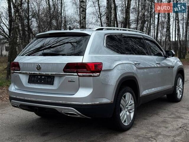 Серый Фольксваген Atlas, объемом двигателя 3.6 л и пробегом 145 тыс. км за 20500 $, фото 23 на Automoto.ua