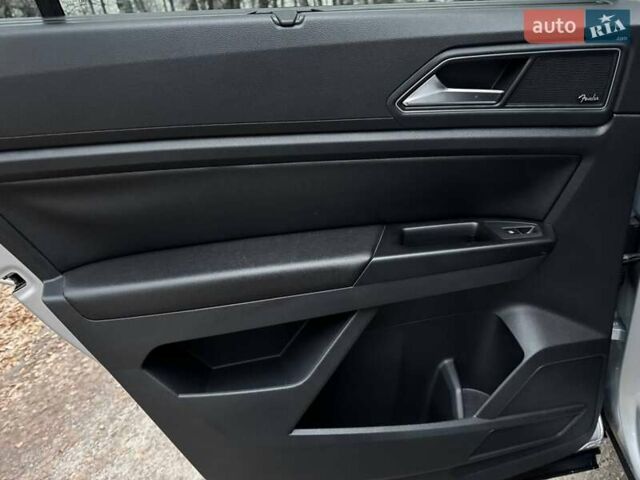 Серый Фольксваген Atlas, объемом двигателя 3.6 л и пробегом 145 тыс. км за 20500 $, фото 42 на Automoto.ua