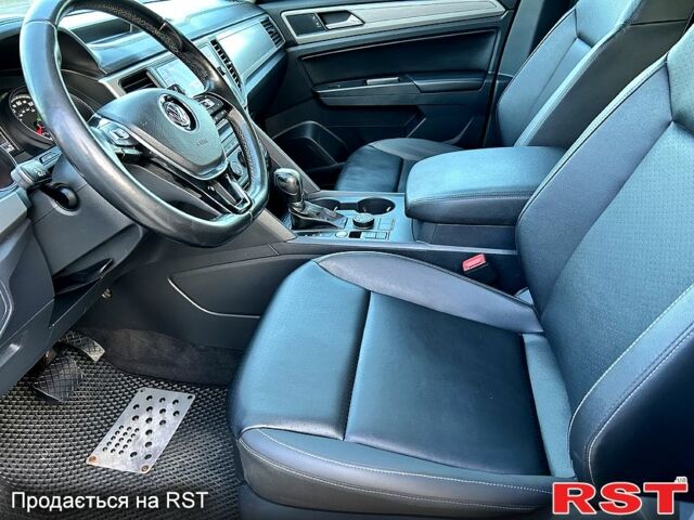 Сірий Фольксваген Atlas, об'ємом двигуна 3.6 л та пробігом 158 тис. км за 24500 $, фото 10 на Automoto.ua