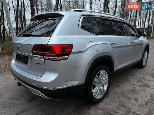 Серый Фольксваген Atlas, объемом двигателя 3.6 л и пробегом 145 тыс. км за 20500 $, фото 27 на Automoto.ua