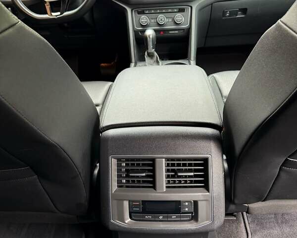 Серый Фольксваген Atlas, объемом двигателя 3.6 л и пробегом 176 тыс. км за 22500 $, фото 13 на Automoto.ua