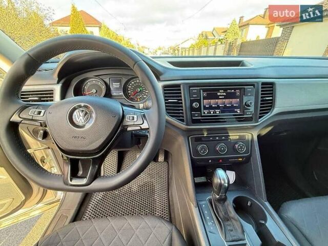Серый Фольксваген Atlas, объемом двигателя 1.98 л и пробегом 132 тыс. км за 18100 $, фото 12 на Automoto.ua