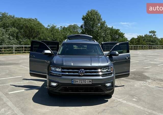 Серый Фольксваген Atlas, объемом двигателя 3.6 л и пробегом 190 тыс. км за 25000 $, фото 32 на Automoto.ua
