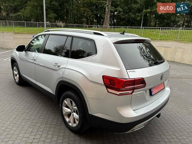 Серый Фольксваген Atlas, объемом двигателя 3.6 л и пробегом 176 тыс. км за 22500 $, фото 5 на Automoto.ua