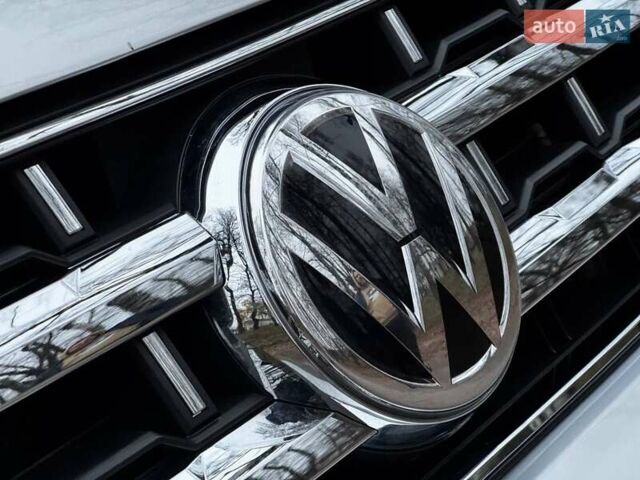 Серый Фольксваген Atlas, объемом двигателя 3.6 л и пробегом 145 тыс. км за 20500 $, фото 13 на Automoto.ua