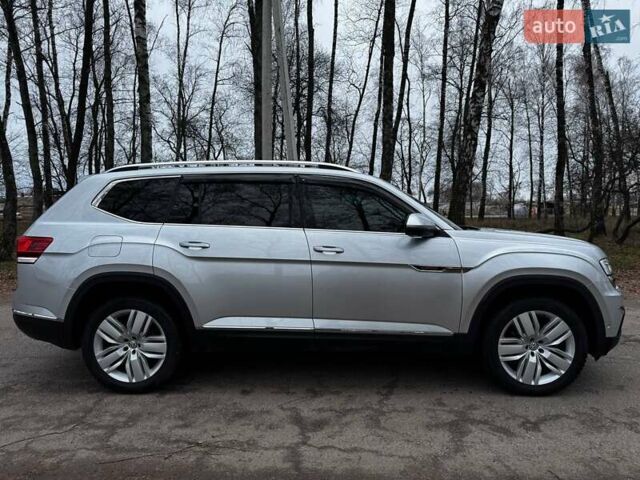 Серый Фольксваген Atlas, объемом двигателя 3.6 л и пробегом 145 тыс. км за 20500 $, фото 22 на Automoto.ua