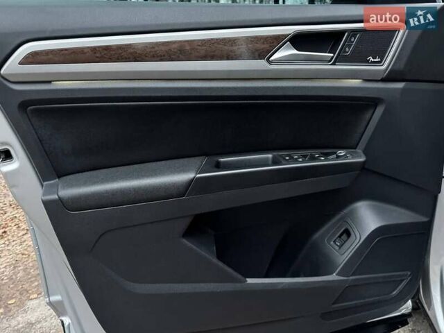 Серый Фольксваген Atlas, объемом двигателя 3.6 л и пробегом 145 тыс. км за 20500 $, фото 26 на Automoto.ua