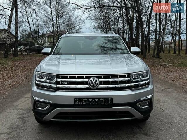 Серый Фольксваген Atlas, объемом двигателя 3.6 л и пробегом 145 тыс. км за 20500 $, фото 7 на Automoto.ua