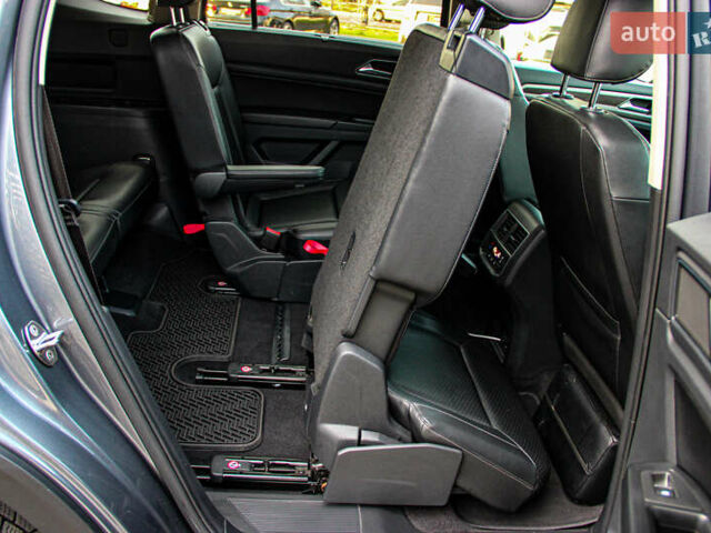 Серый Фольксваген Atlas, объемом двигателя 2 л и пробегом 128 тыс. км за 18500 $, фото 39 на Automoto.ua