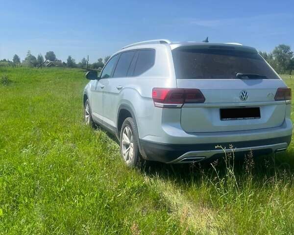 Серый Фольксваген Atlas, объемом двигателя 3.6 л и пробегом 108 тыс. км за 20500 $, фото 5 на Automoto.ua