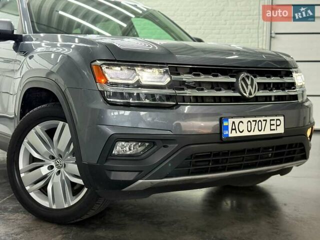 Серый Фольксваген Atlas, объемом двигателя 3.6 л и пробегом 59 тыс. км за 25700 $, фото 1 на Automoto.ua