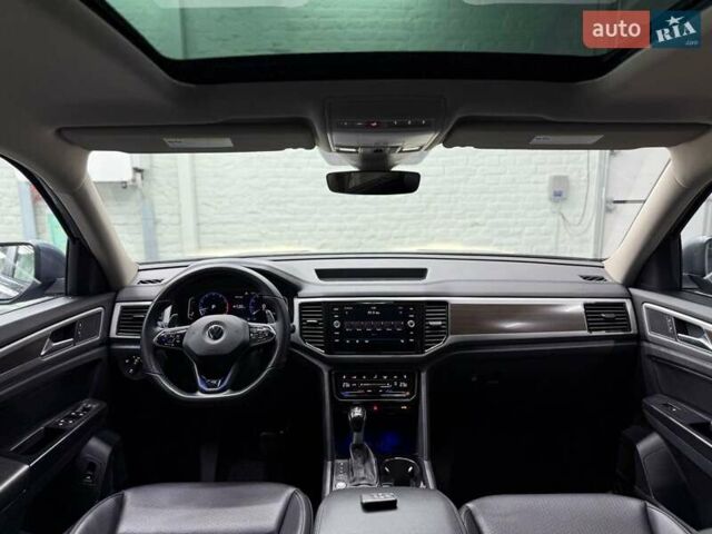 Серый Фольксваген Atlas, объемом двигателя 3.6 л и пробегом 59 тыс. км за 25700 $, фото 21 на Automoto.ua