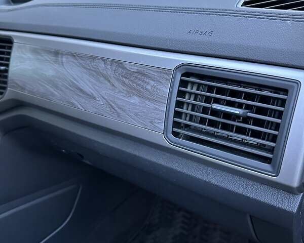 Серый Фольксваген Atlas, объемом двигателя 1.98 л и пробегом 95 тыс. км за 25300 $, фото 12 на Automoto.ua