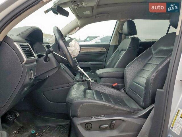 Серый Фольксваген Atlas, объемом двигателя 3.6 л и пробегом 74 тыс. км за 14500 $, фото 4 на Automoto.ua