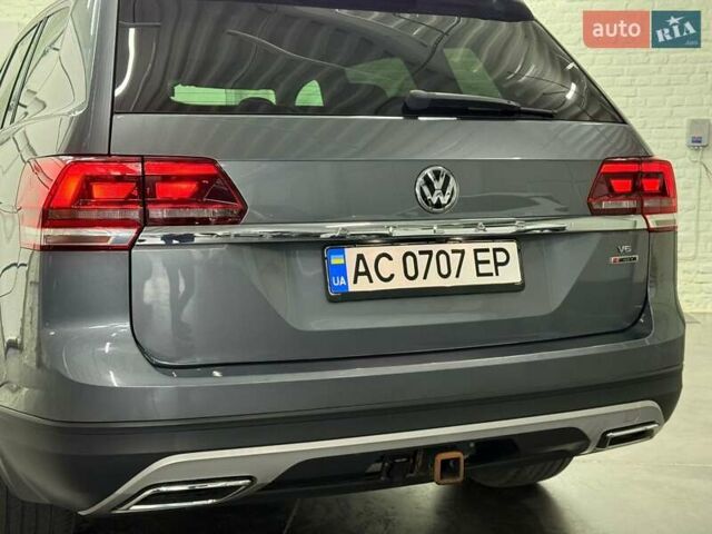 Серый Фольксваген Atlas, объемом двигателя 3.6 л и пробегом 59 тыс. км за 25700 $, фото 5 на Automoto.ua
