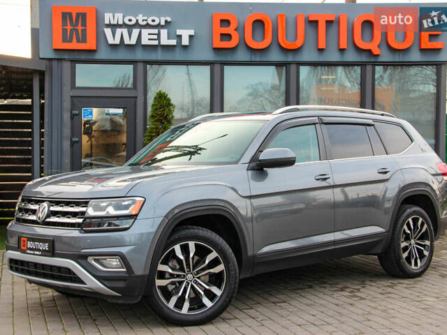 Серый Фольксваген Atlas, объемом двигателя 2 л и пробегом 128 тыс. км за 18500 $, фото 2 на Automoto.ua