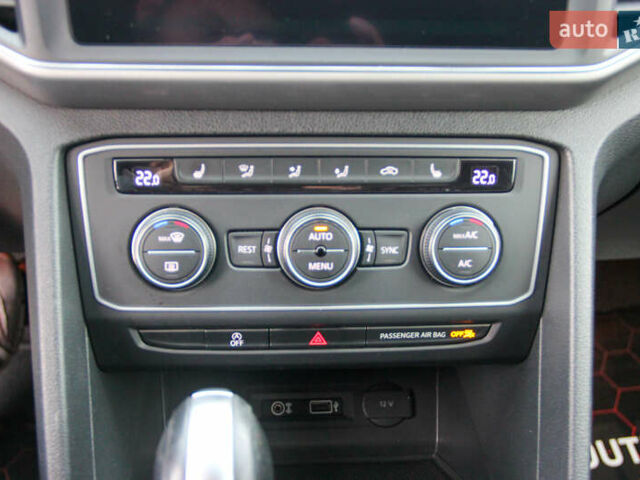 Серый Фольксваген Atlas, объемом двигателя 2 л и пробегом 128 тыс. км за 18500 $, фото 27 на Automoto.ua