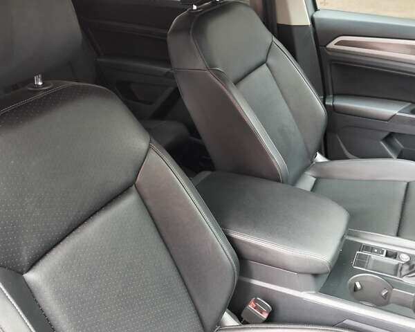 Серый Фольксваген Atlas, объемом двигателя 2 л и пробегом 87 тыс. км за 21400 $, фото 4 на Automoto.ua