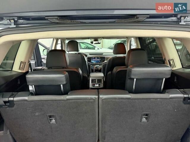 Серый Фольксваген Atlas, объемом двигателя 3.6 л и пробегом 59 тыс. км за 25700 $, фото 39 на Automoto.ua