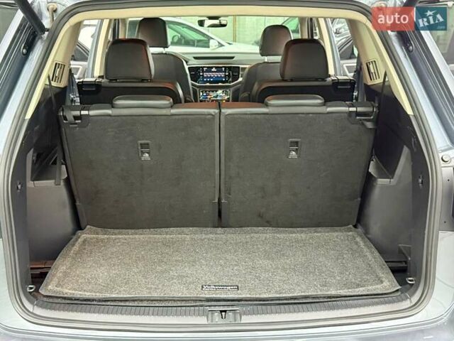 Серый Фольксваген Atlas, объемом двигателя 3.6 л и пробегом 59 тыс. км за 25700 $, фото 38 на Automoto.ua