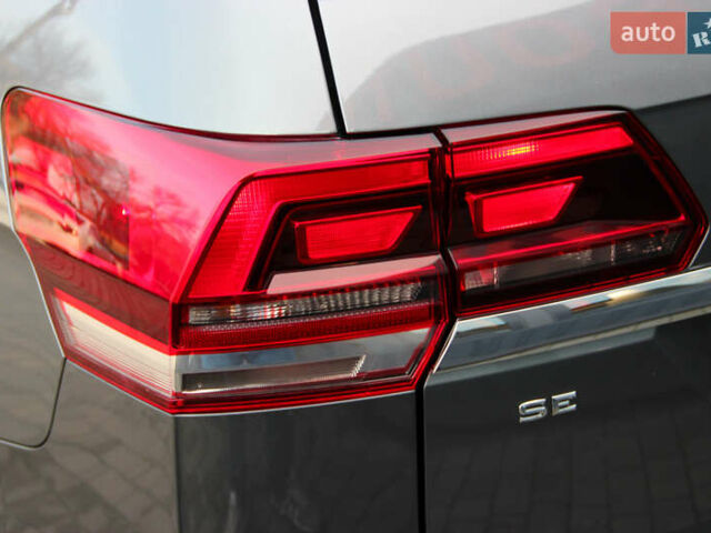 Серый Фольксваген Atlas, объемом двигателя 2 л и пробегом 128 тыс. км за 18500 $, фото 44 на Automoto.ua