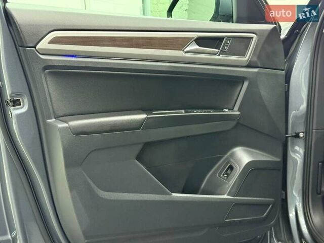 Серый Фольксваген Atlas, объемом двигателя 3.6 л и пробегом 59 тыс. км за 25700 $, фото 29 на Automoto.ua