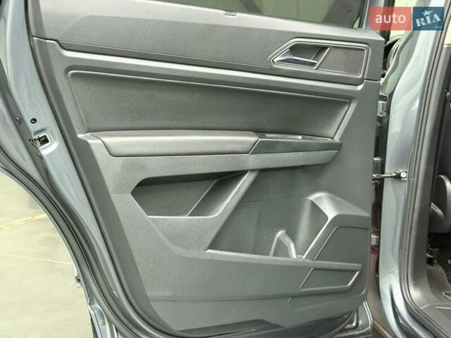 Серый Фольксваген Atlas, объемом двигателя 3.6 л и пробегом 59 тыс. км за 25700 $, фото 25 на Automoto.ua