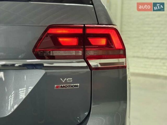 Серый Фольксваген Atlas, объемом двигателя 3.6 л и пробегом 59 тыс. км за 25700 $, фото 7 на Automoto.ua