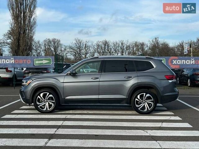 Сірий Фольксваген Atlas, об'ємом двигуна 3.6 л та пробігом 142 тис. км за 32999 $, фото 7 на Automoto.ua