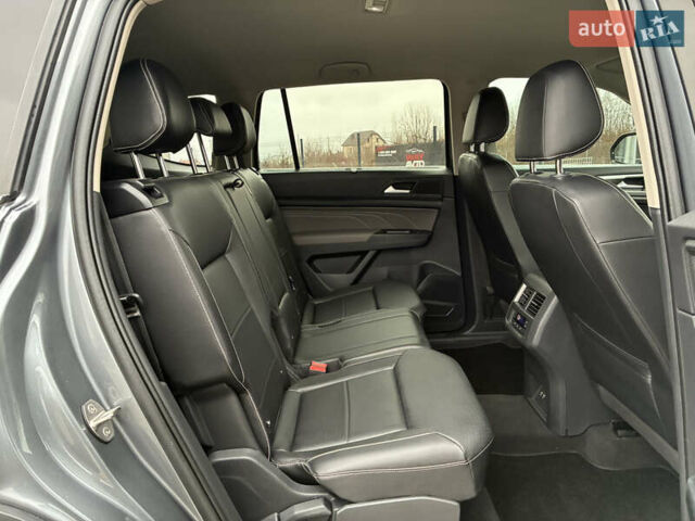 Сірий Фольксваген Atlas, об'ємом двигуна 3.6 л та пробігом 104 тис. км за 23300 $, фото 15 на Automoto.ua