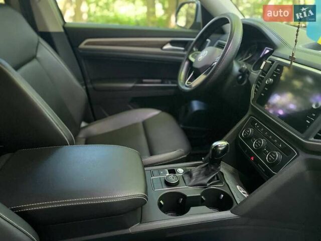 Сірий Фольксваген Atlas, об'ємом двигуна 1.98 л та пробігом 80 тис. км за 27500 $, фото 34 на Automoto.ua