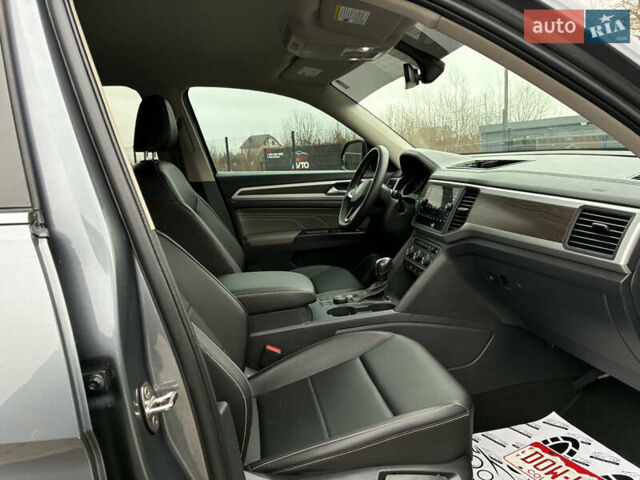 Сірий Фольксваген Atlas, об'ємом двигуна 3.6 л та пробігом 104 тис. км за 23300 $, фото 13 на Automoto.ua